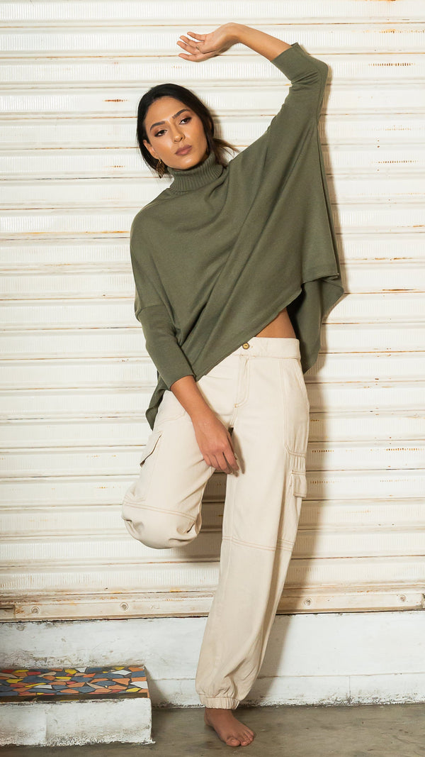 Ruana liviana cuello  alto