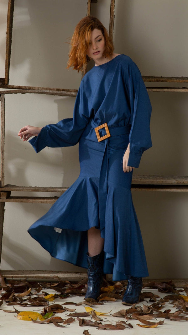 Vestido cuello collarin,manga larga y cinturón