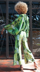 Pantalón estampado bota amplia